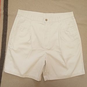 Haggar 90s Vintage Pleated Khaki Shorts